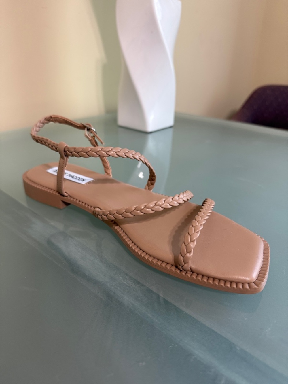 Steve Madden Braided Tan Strappy Flat Summer Sandals Size 9 - Picture 3 of 9